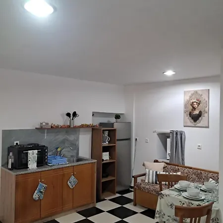 Nikol's House Kámpos