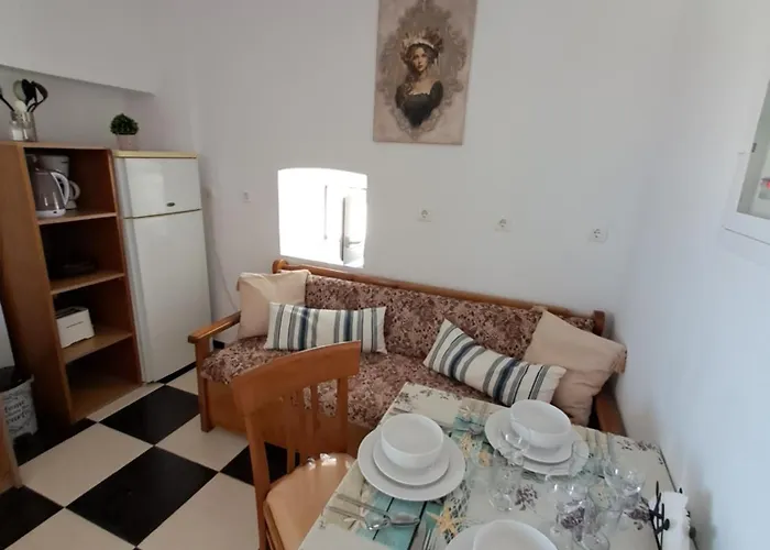 Nikol's House بيت للعطل Kámpos