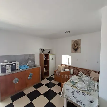 Nikol's House 펜션 Kámpos